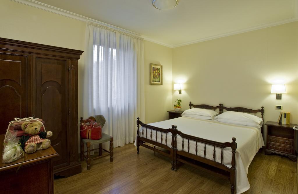 Albergo La Pace Segni Habitación foto