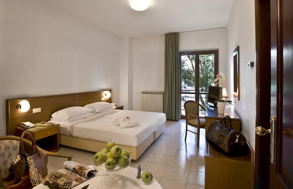 Albergo La Pace Segni Habitación foto