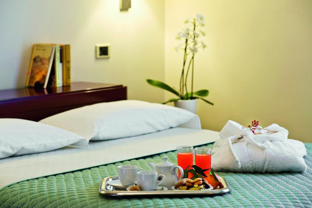 Albergo La Pace Segni Habitación foto